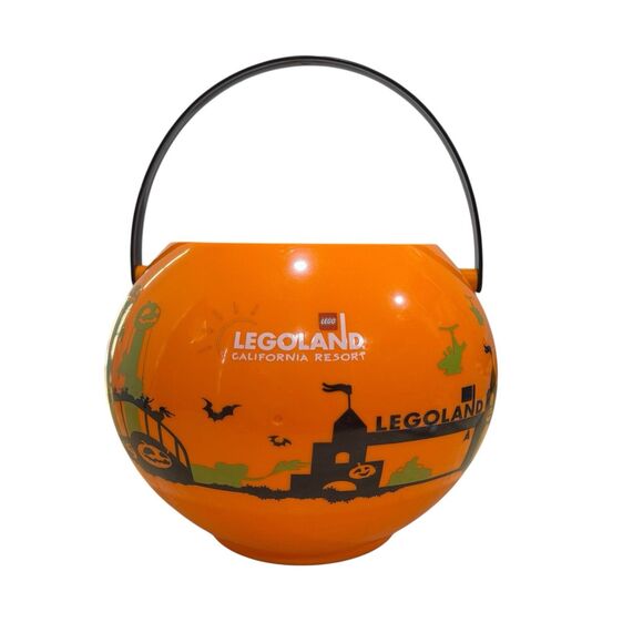 LEGOLAND California Hotel Pumpkin Candy Bucket 2018 Halloween Plastic FLAWED GUC - Picture 1 of 12